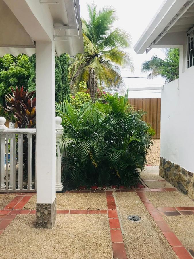 Hotel Maceo Melgar Exterior photo